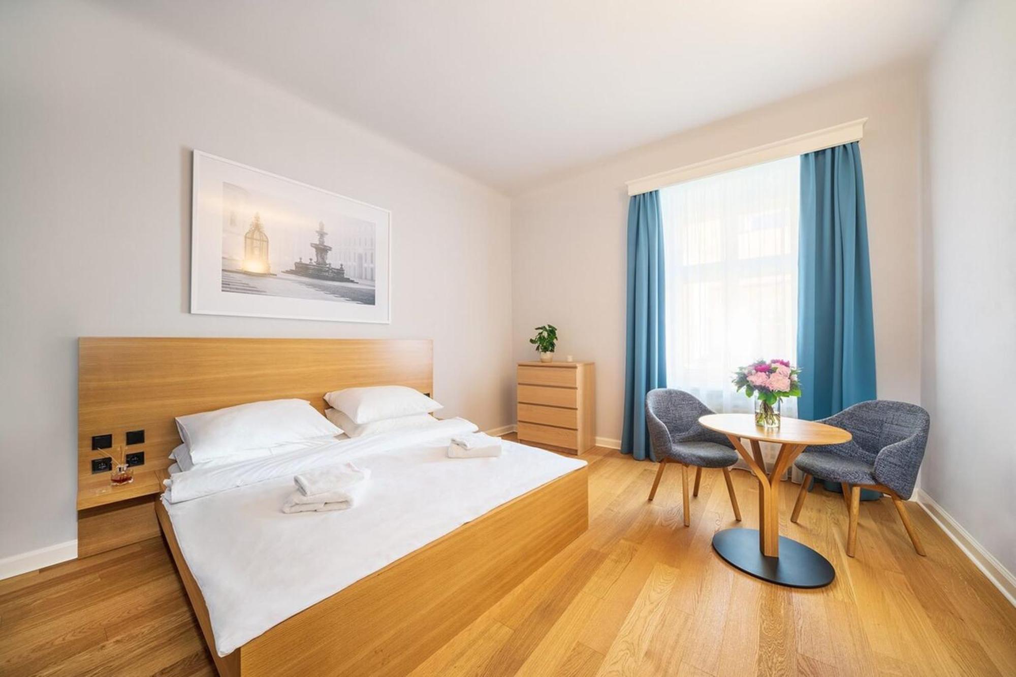 Quiet City Center Apartment In Hip & Foodie Area ปราก ภายนอก รูปภาพ