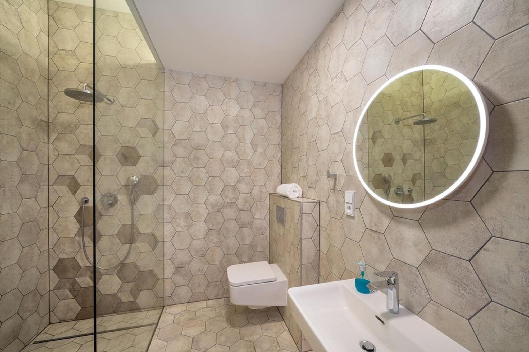Quiet City Center Apartment In Hip & Foodie Area ปราก ภายนอก รูปภาพ